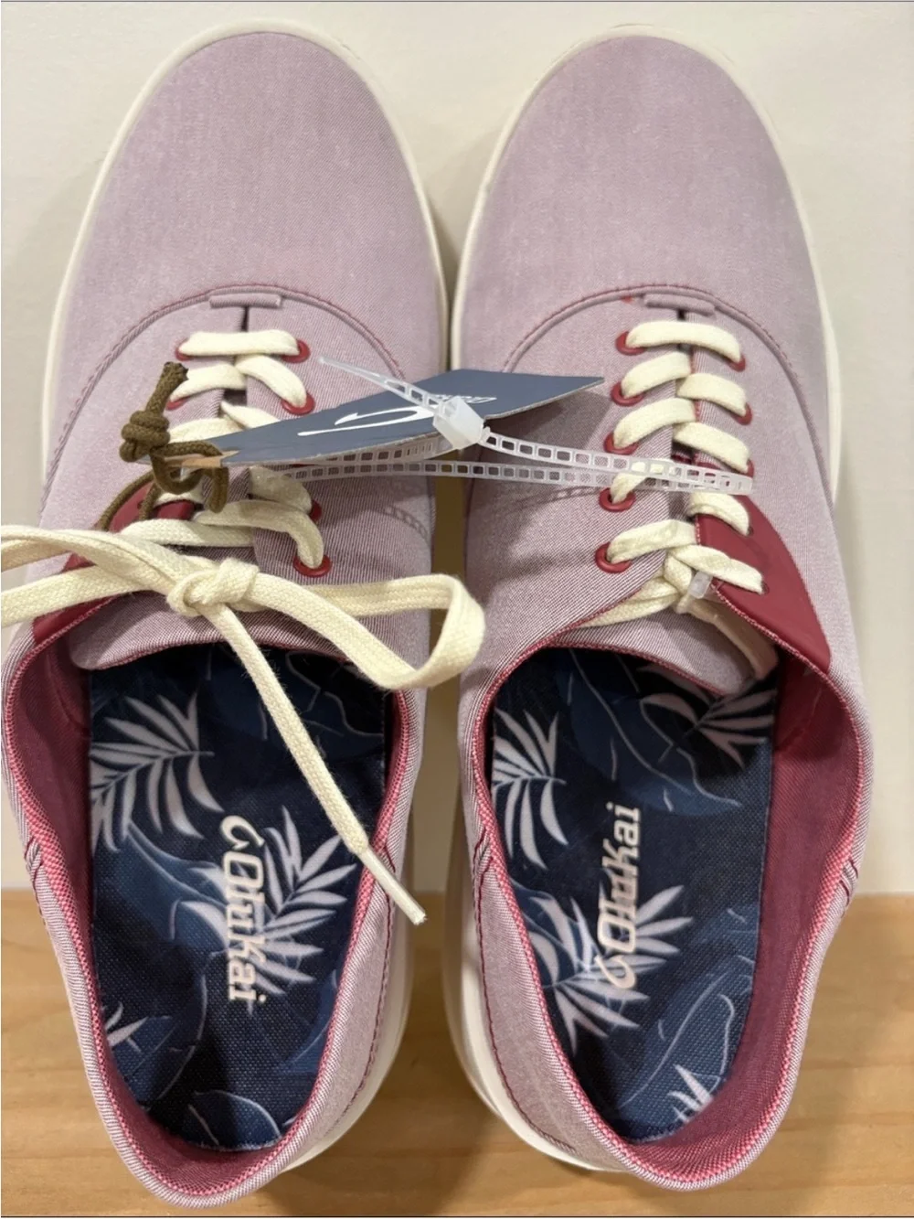 OluKai Men’s Tradewind Red Lava Sneakers, Size 10, 5, NWT